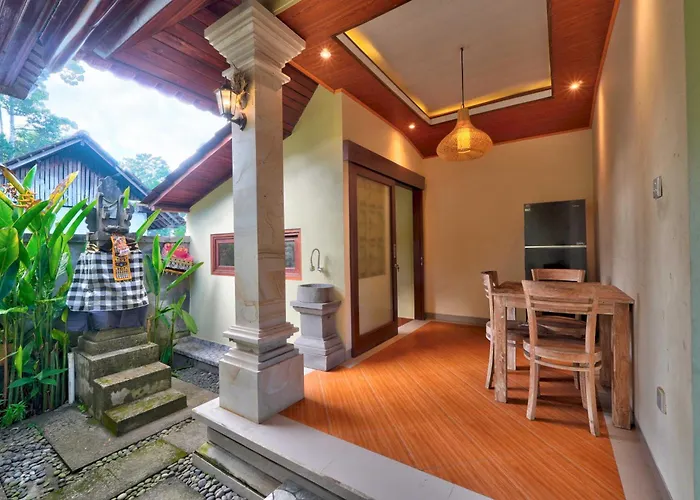ゲストハウス Aruna House